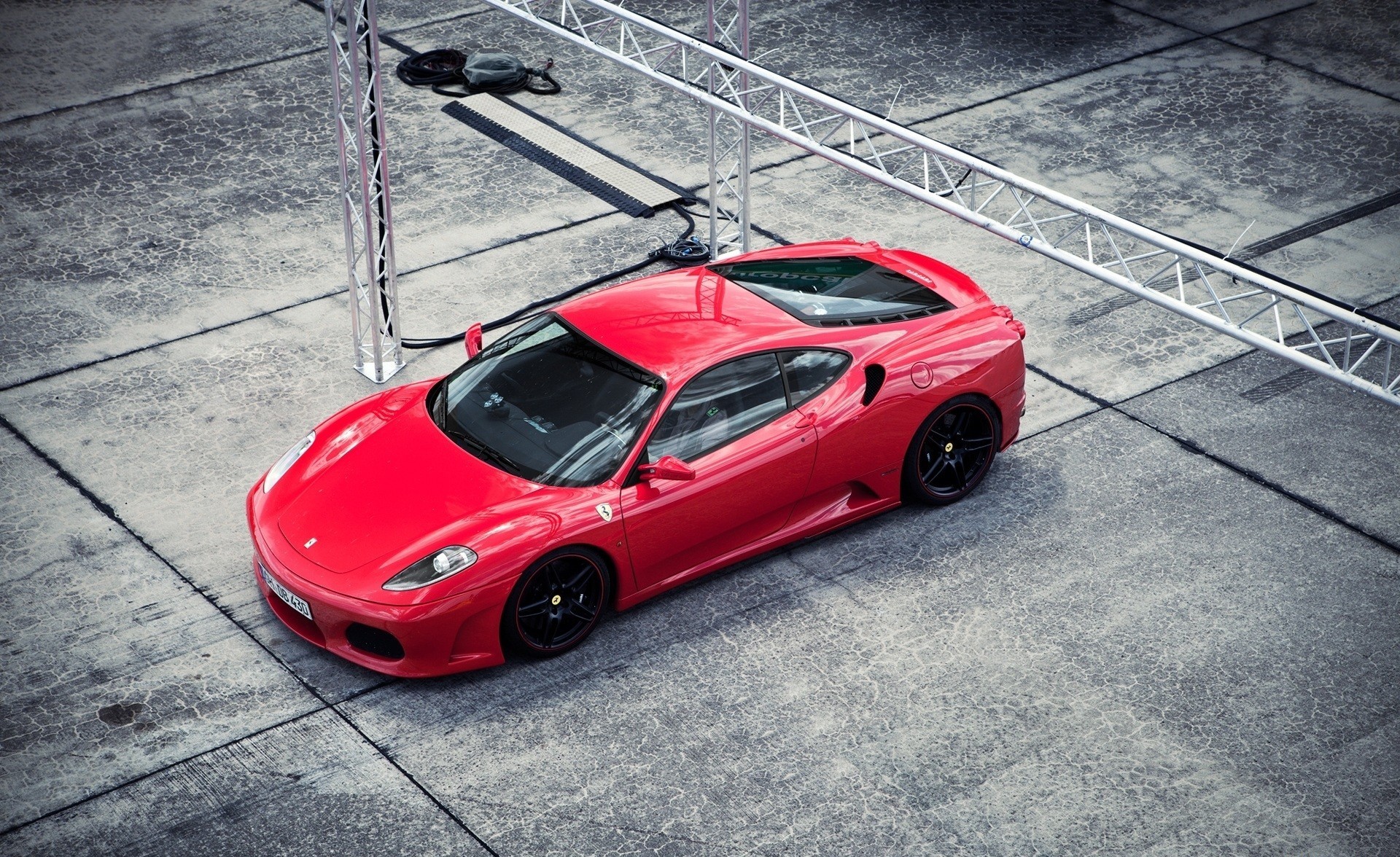 красный спортивный автомобиль Ferrari F430 red sports car загрузить