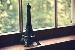 closeup, Window, Grass, Trees, Keyrings, Eiffel tower replica