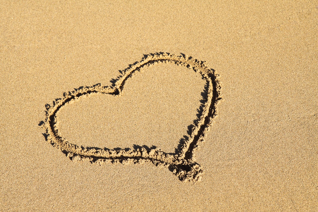 heart, Beach, Coast, Love, Romance, Romantic, Sand, Sea, Shapes, Shore, Symbols Wallpaper