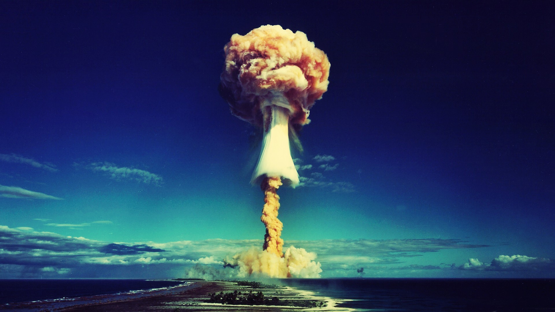 atomic bomb, Mushroom clouds Wallpaper
