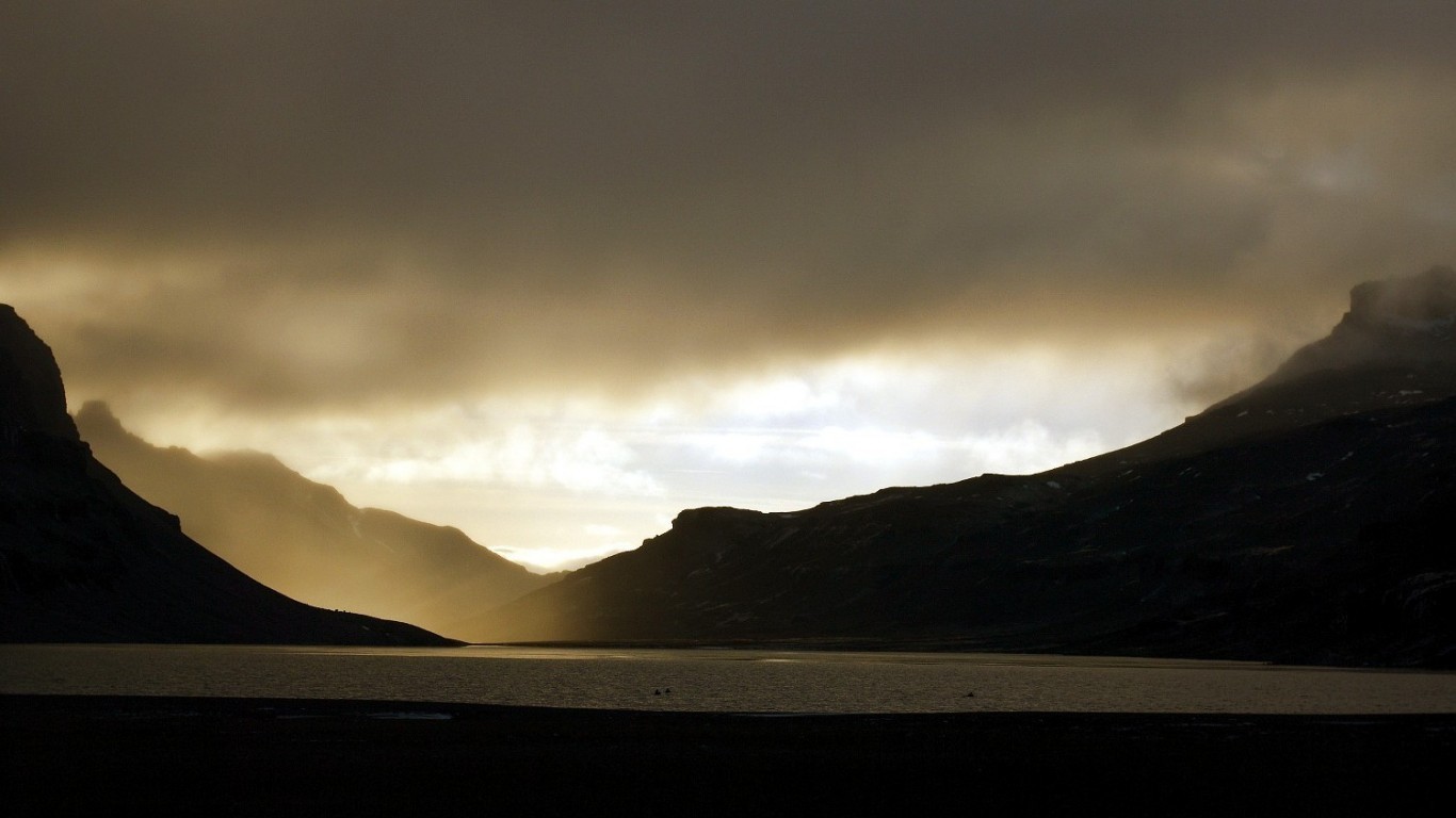 mountains, Lake, Photography, Sunset, Mist, Duck Wallpaper