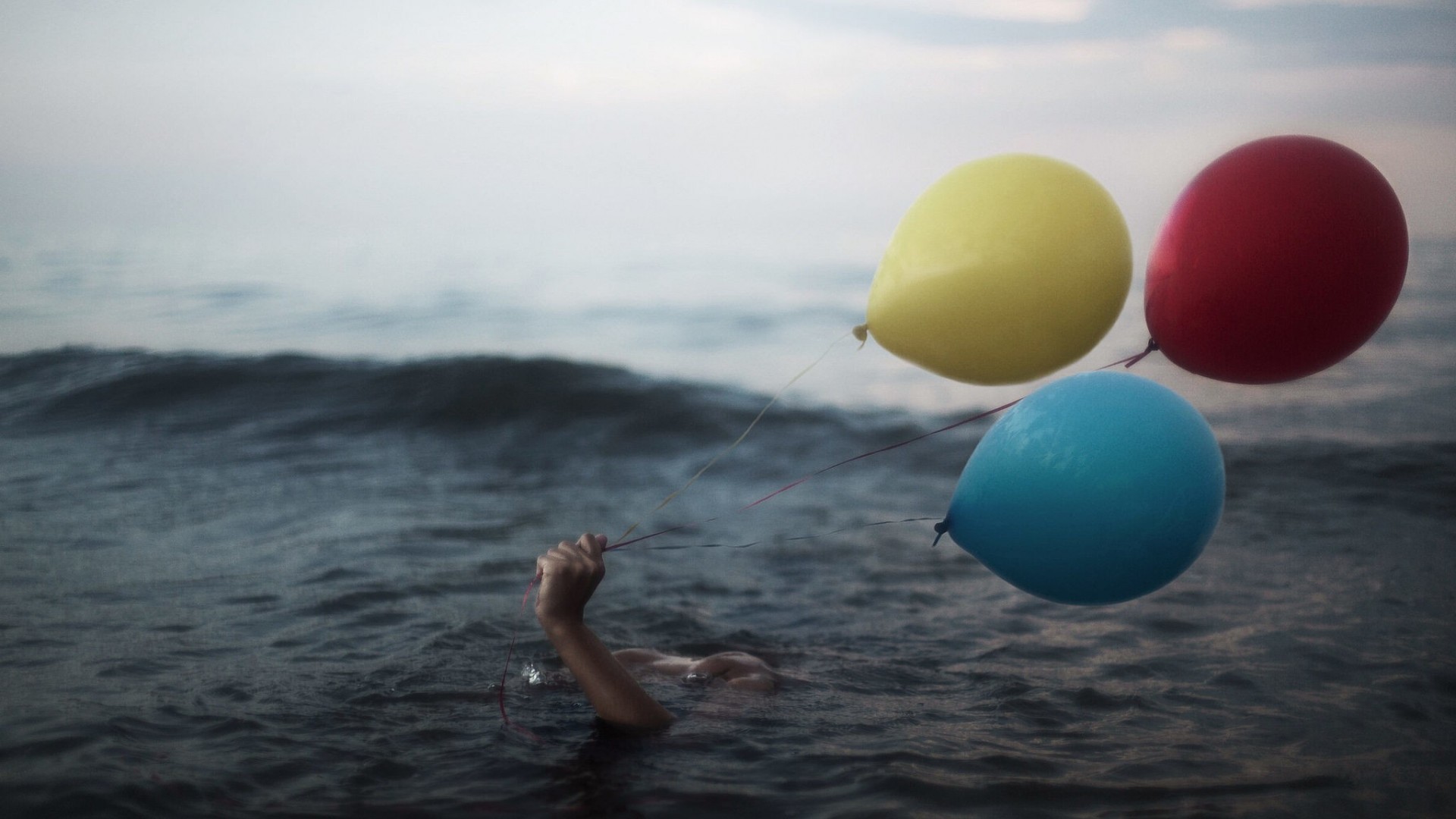 hands, Balloons, Water, Sea Wallpaper
