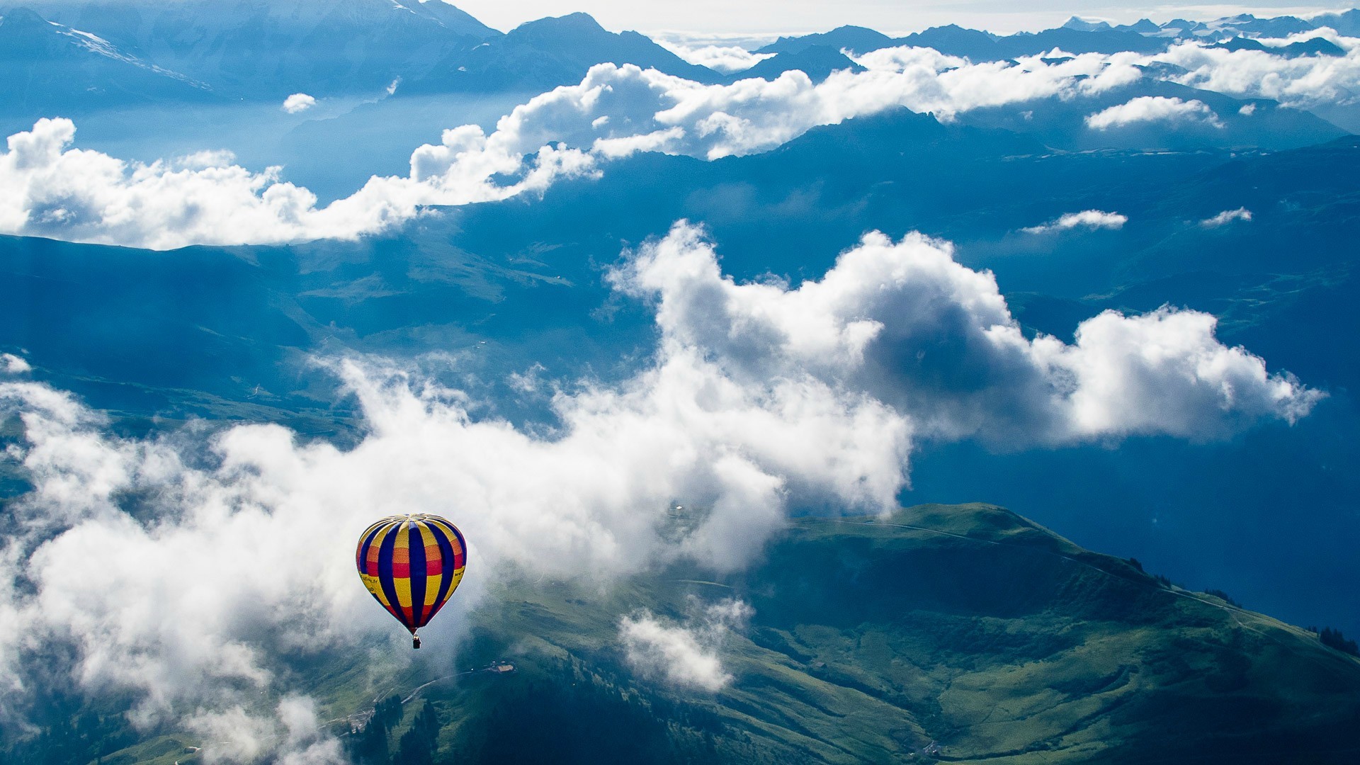 mountains, Clouds, Hot air balloons Wallpaper