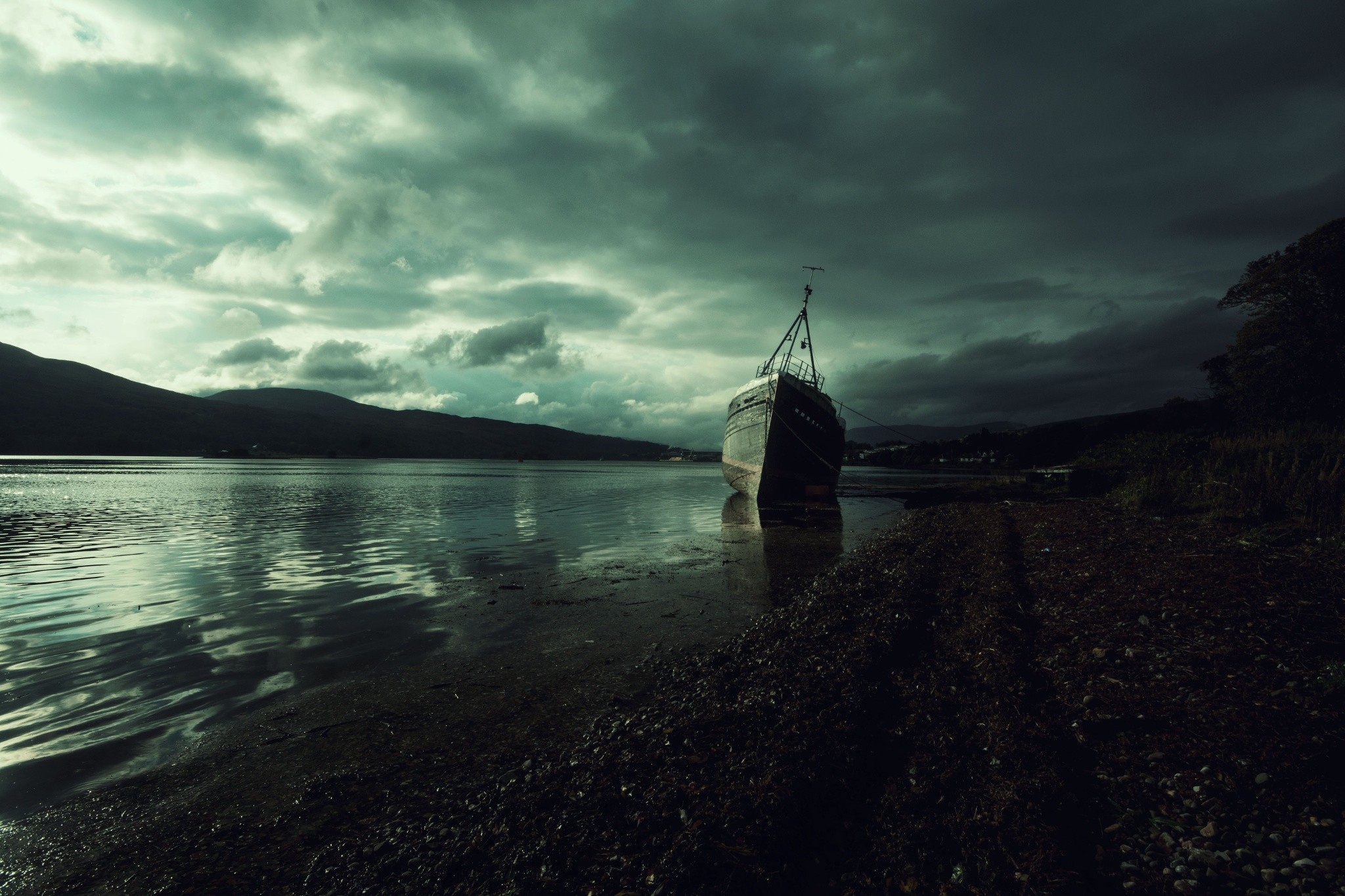 photography, Landscape, Nature, Ship, Wreck, Mountains, Water, River, Storm Wallpaper