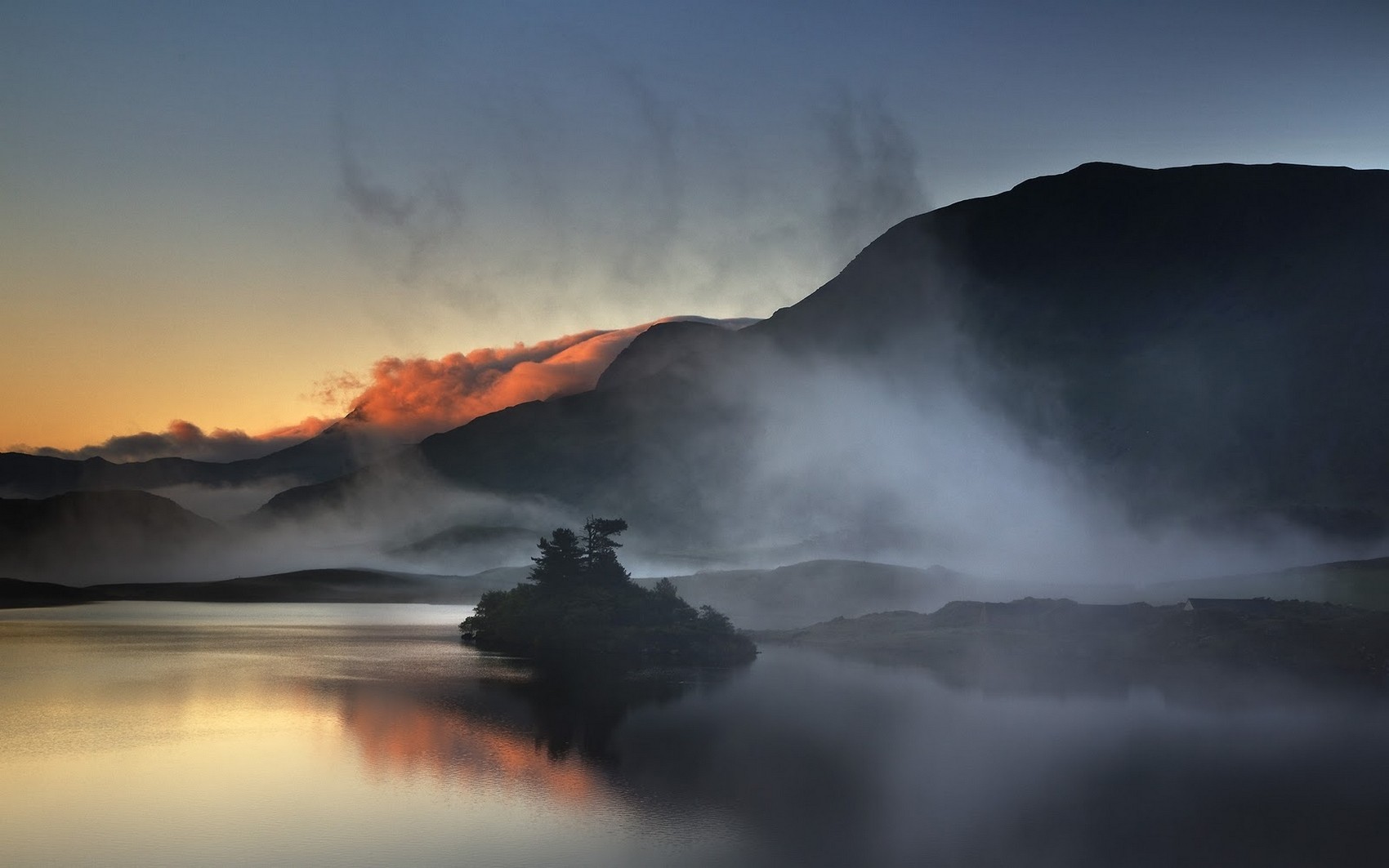 nature, Landscape, Photography, Lake, Mist, Morning, Sunlight, Mountains, Calm Wallpaper