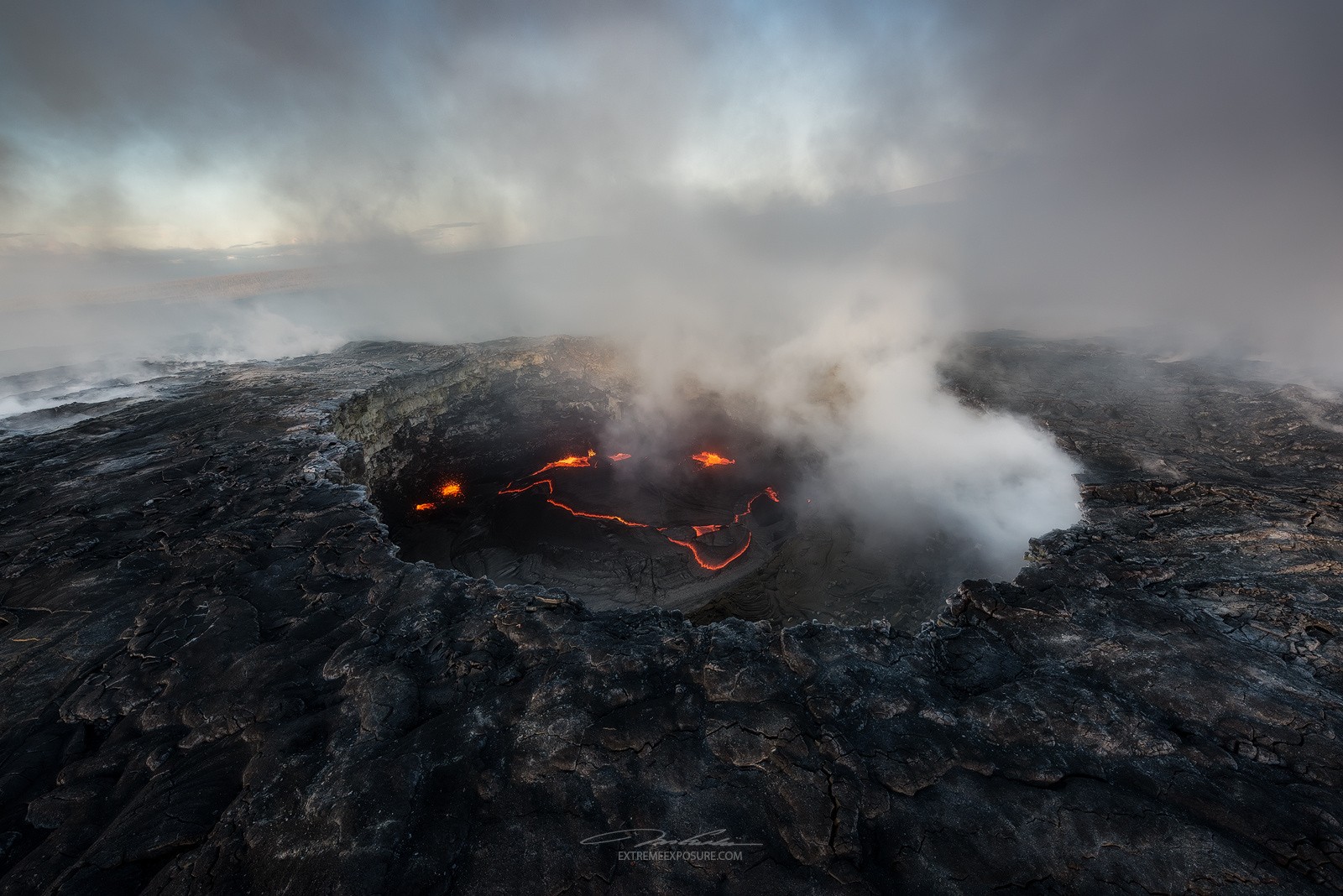 Tom Kualii, Volcano, Lava, Hawaii, Crater, Island, Smoke, Rocks Wallpaper