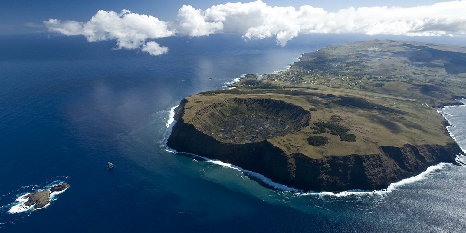 nature, Photography, Landscape, Island, Aerial view, Crater, Volcano, Cliff, Sea, Clouds, Easter Island, Rapa Nui, Chile Wallpaper