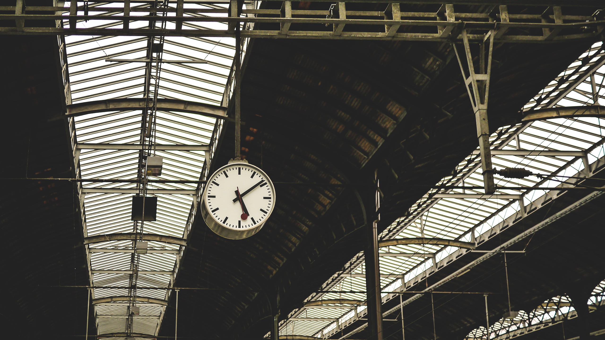 clocks, Train station Wallpaper