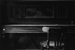 piano, Dark, Monochrome, Musical instrument, Old, Chair