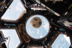 challenger, Space, Soccer ball, Earth, Space station