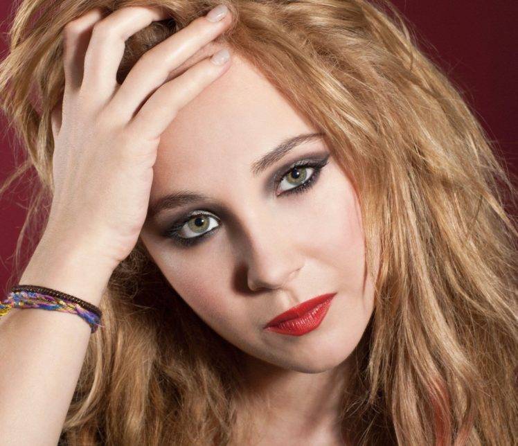 Juno Temple, Actress, Blonde, Green eyes, Red lipstick, Bracelets HD Wallpaper Desktop Background