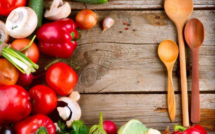 food, Wooden surface, Spoon, Tomatoes, Mushroom, Peppers, Onions HD Wallpaper Desktop Background