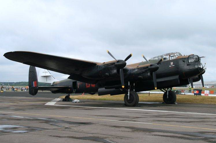 Bomber, Avro Lancaster HD Wallpaper Desktop Background
