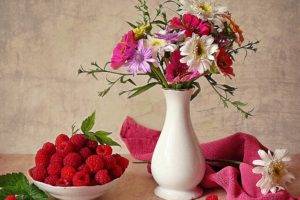 vases, Raspberries, Bouquets