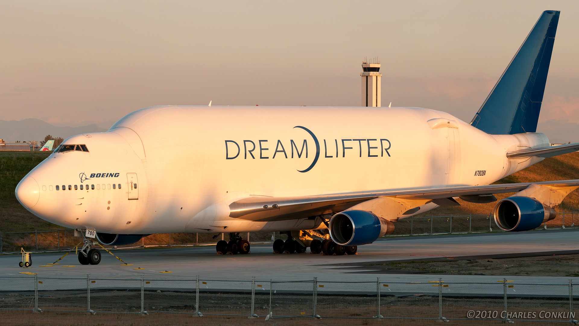 airplane, Boeing 747 Dreamlifter Wallpaper