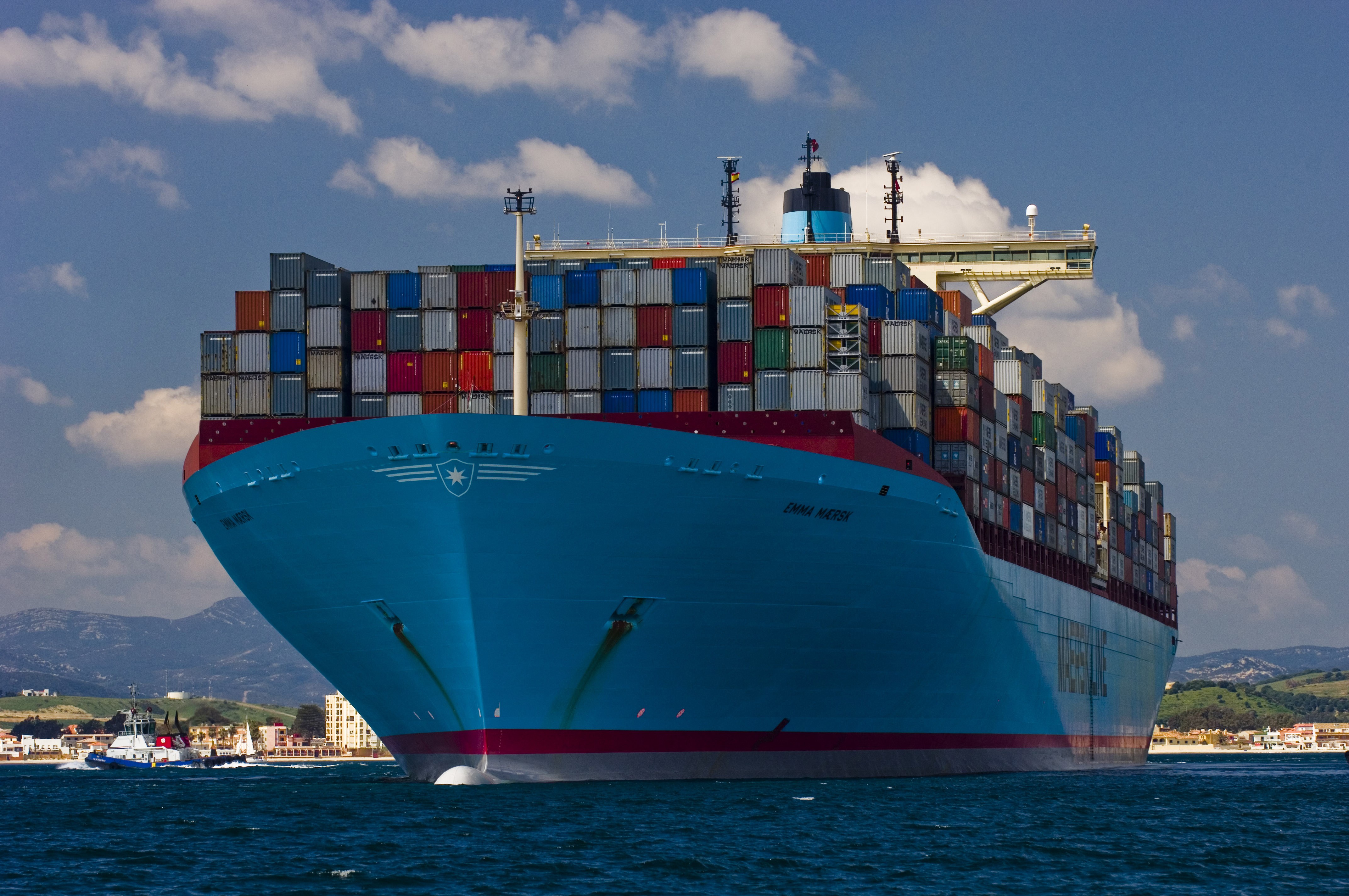 container ship Wallpaper