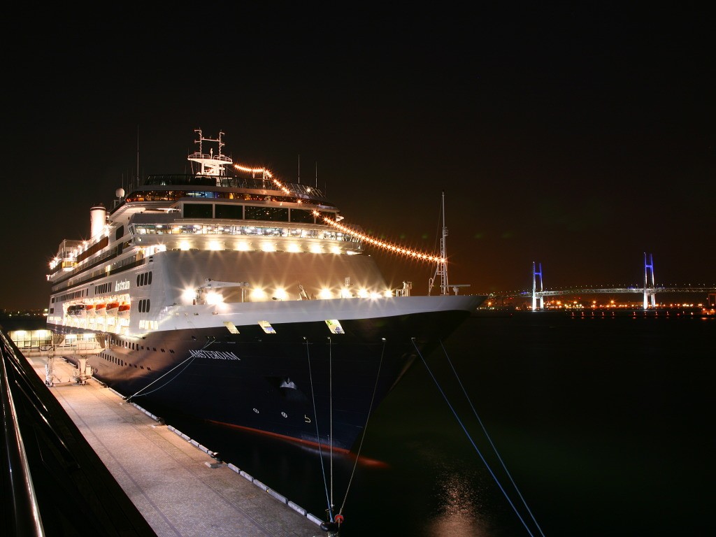 cruise ship Wallpaper