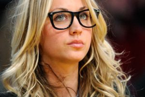 Kaley Cuoco, Women with glasses