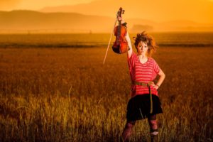 Lindsey Stirling, Musicians, Violin, Women, Brunette, Sunset, Field, Looking at viewer