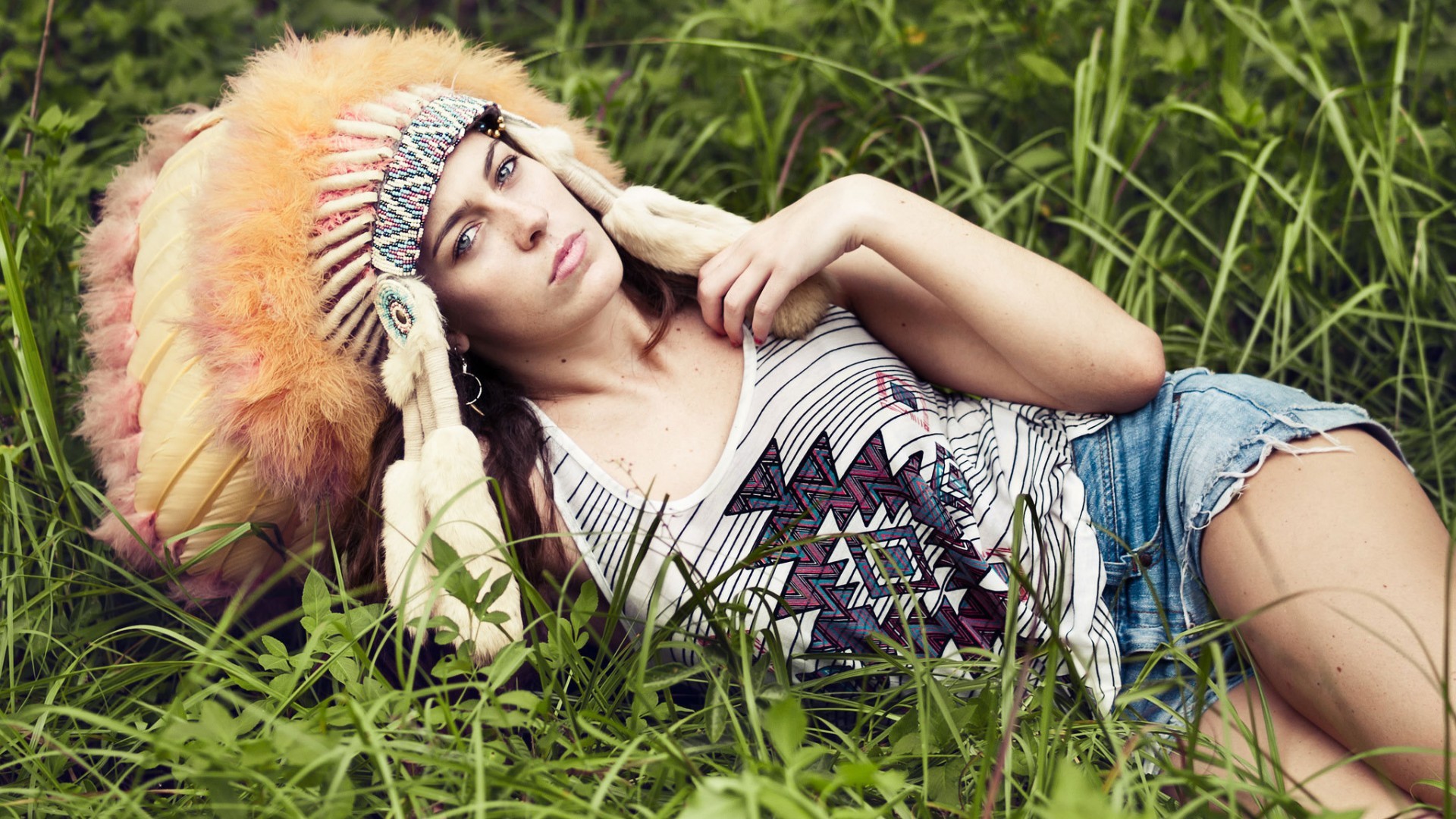 model, Headdress, Women outdoors, Grass, Brunette Wallpaper