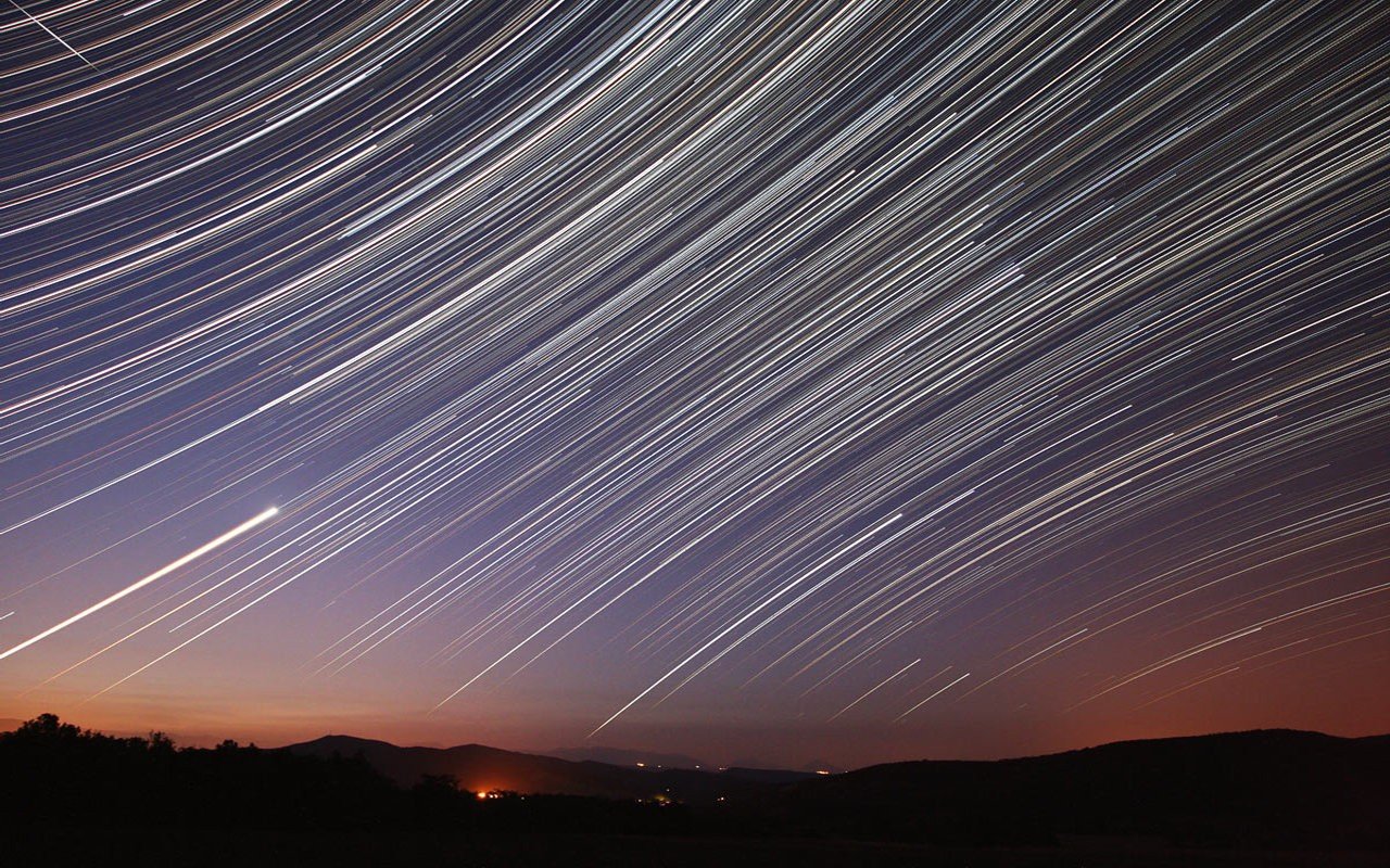 star trails Wallpaper