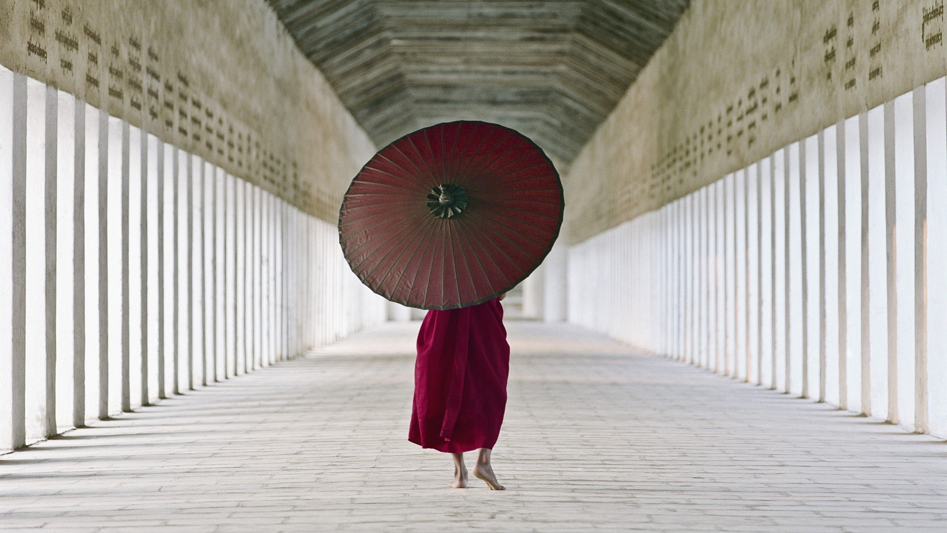 Asian, Umbrella, Barefoot, Sunlight Wallpaper