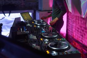 DJ, Turntables, Mixing consoles