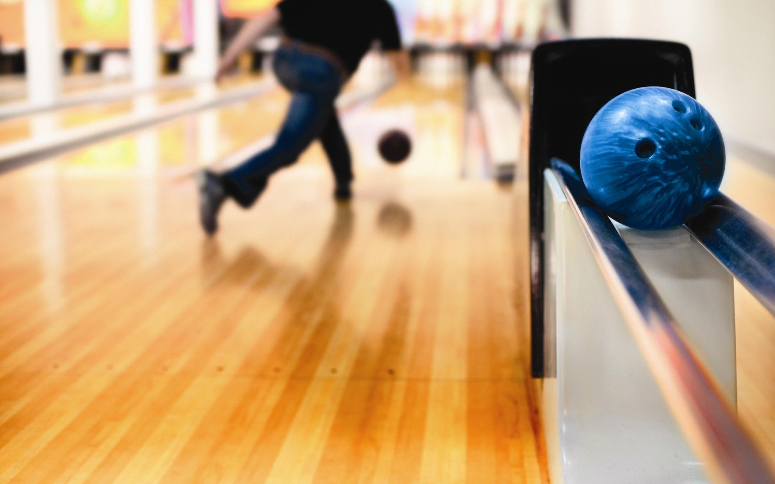 bowling, Bowling balls, Photography, Depth of field Wallpaper