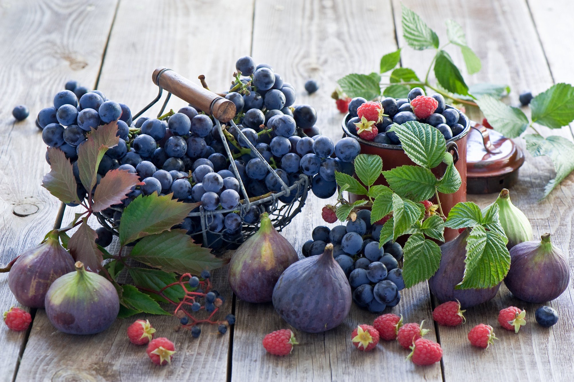 food, Grapes, Wooden surface, Baskets Wallpaper