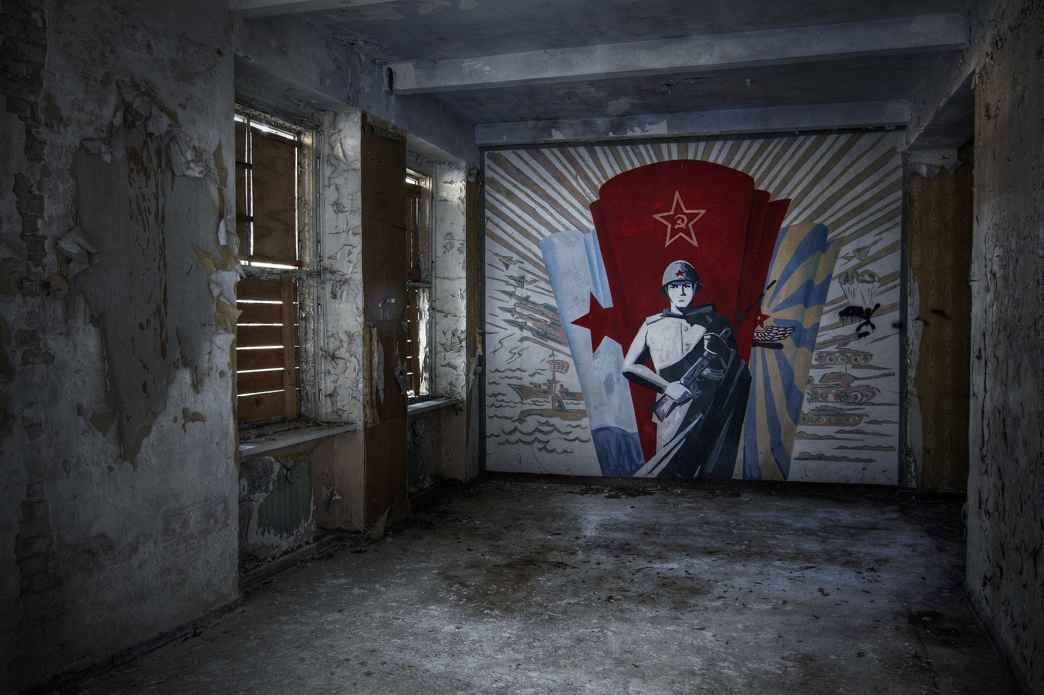 architecture, Interiors, Abandoned, Walls, Window, Communism, USSR, Soldier, Flag Wallpaper