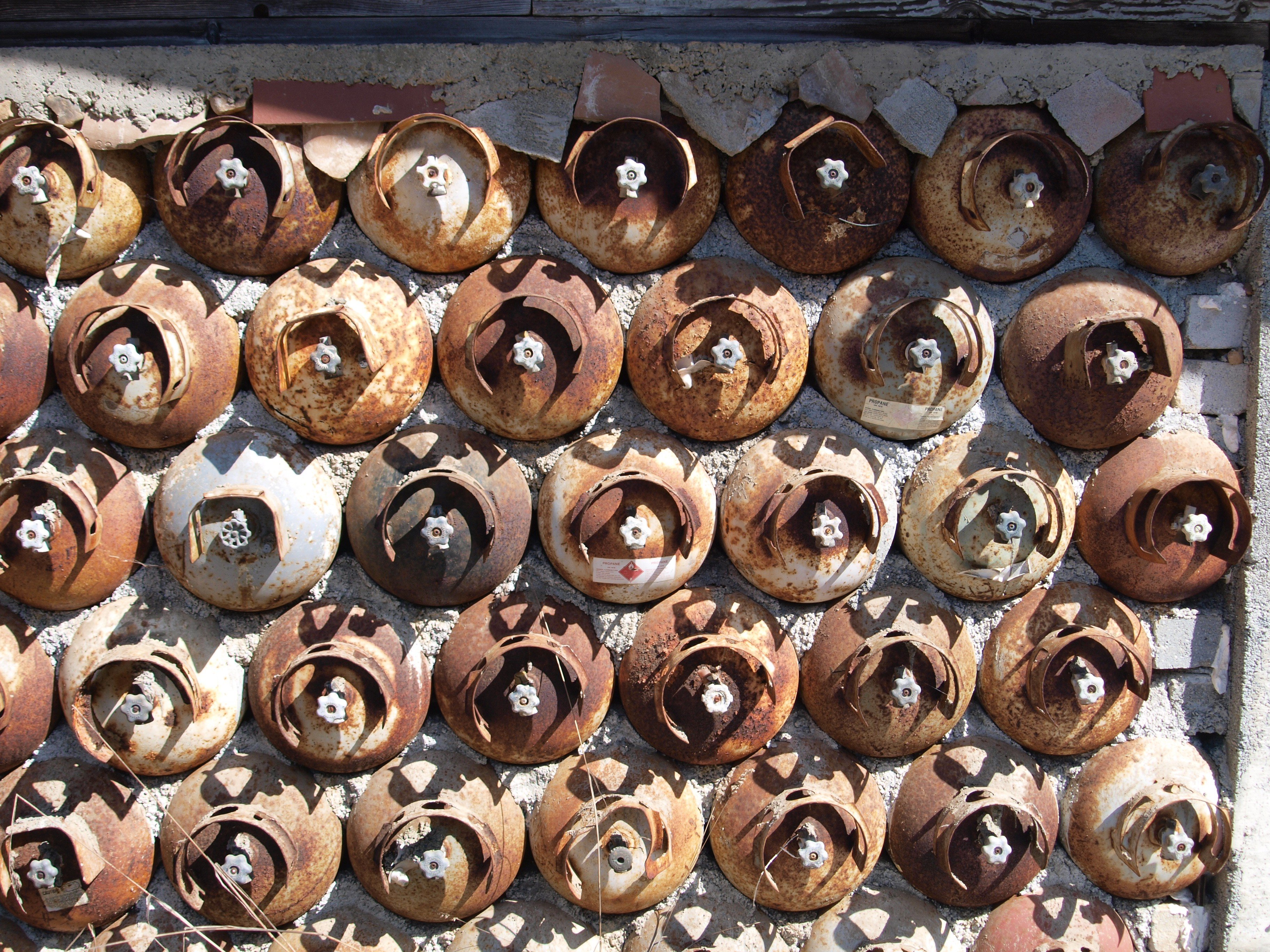 propane tanks, Walls, Rust, Concrete Wallpaper