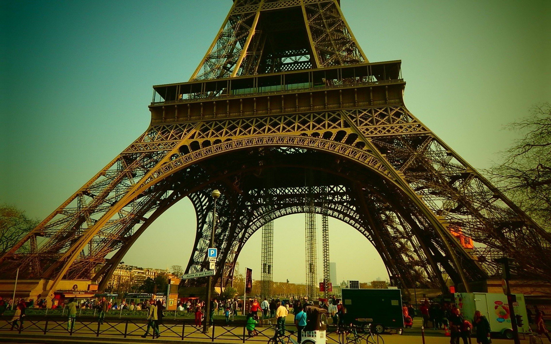 Paris, Eiffel Tower Wallpaper