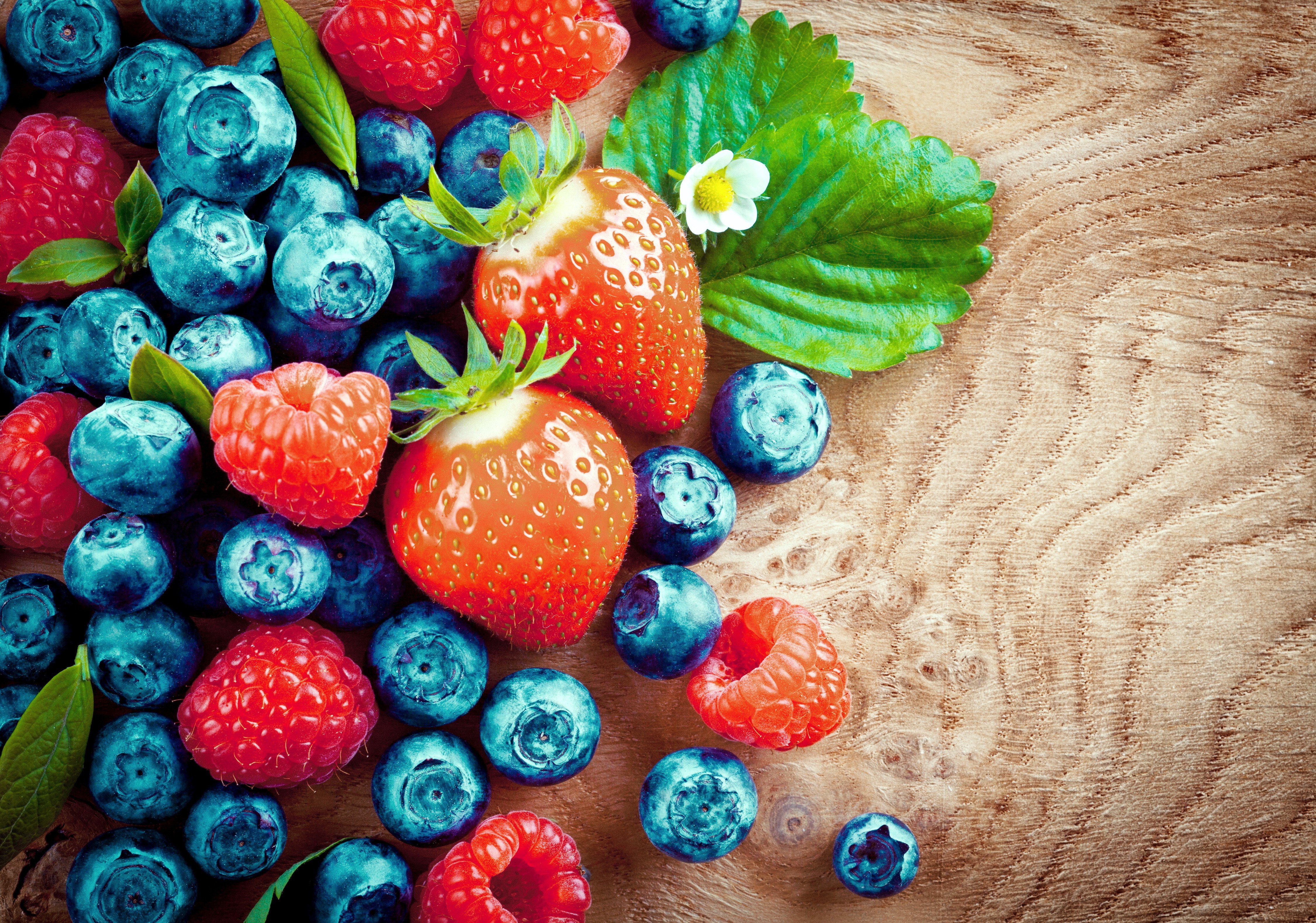 berries Wallpaper