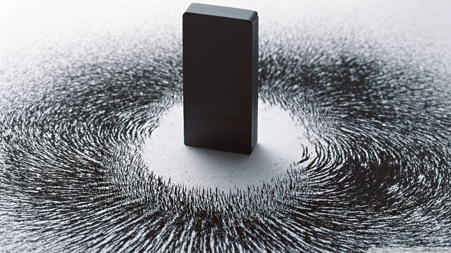 magnets Wallpaper