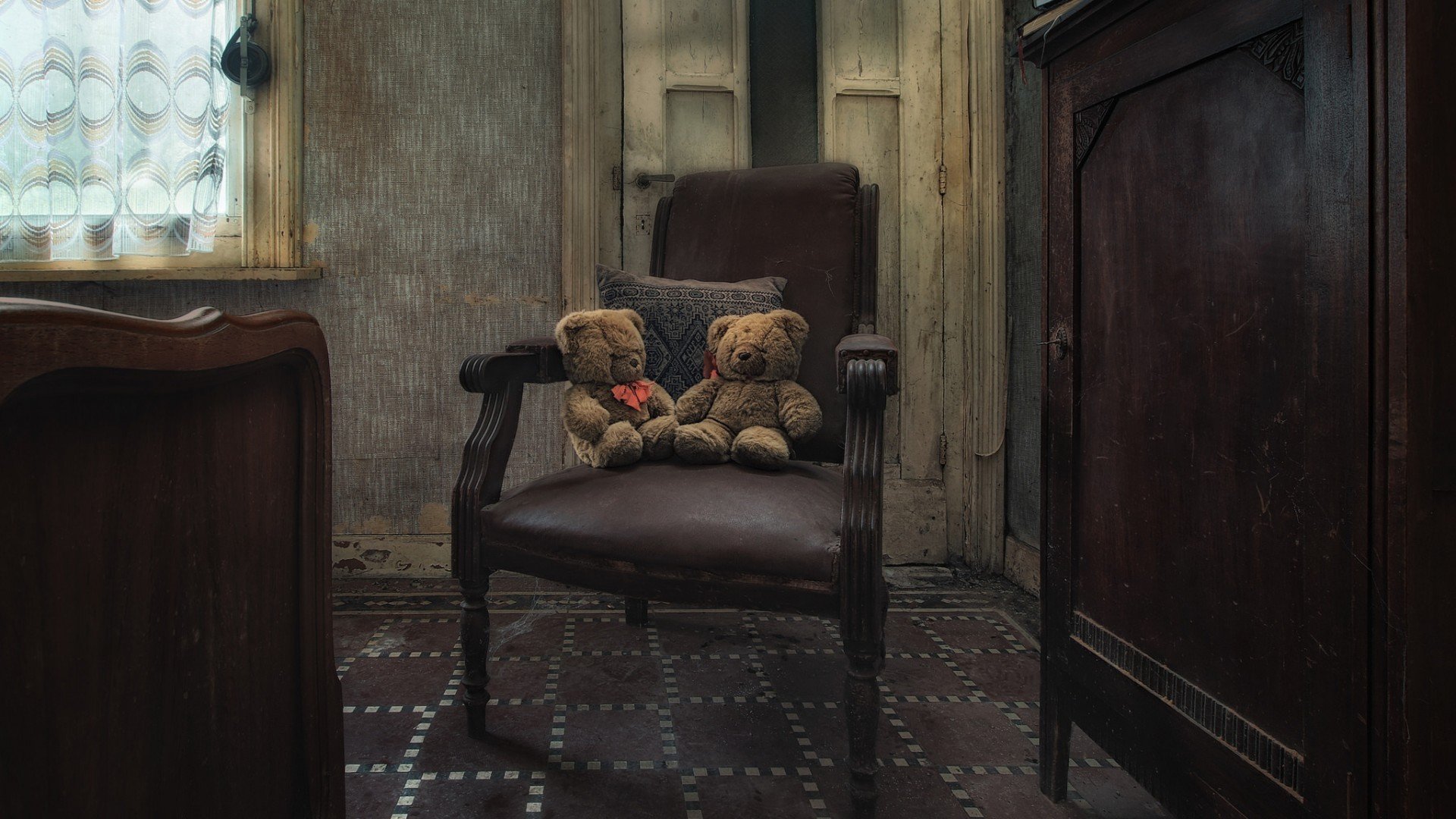 interiors, Room, Walls, Cupboard, Teddy bears, Pillow, Window, Door, Abandoned Wallpaper