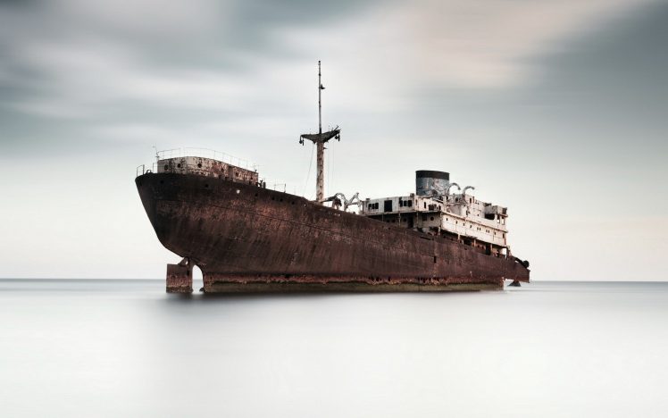 shipwreck HD Wallpaper Desktop Background