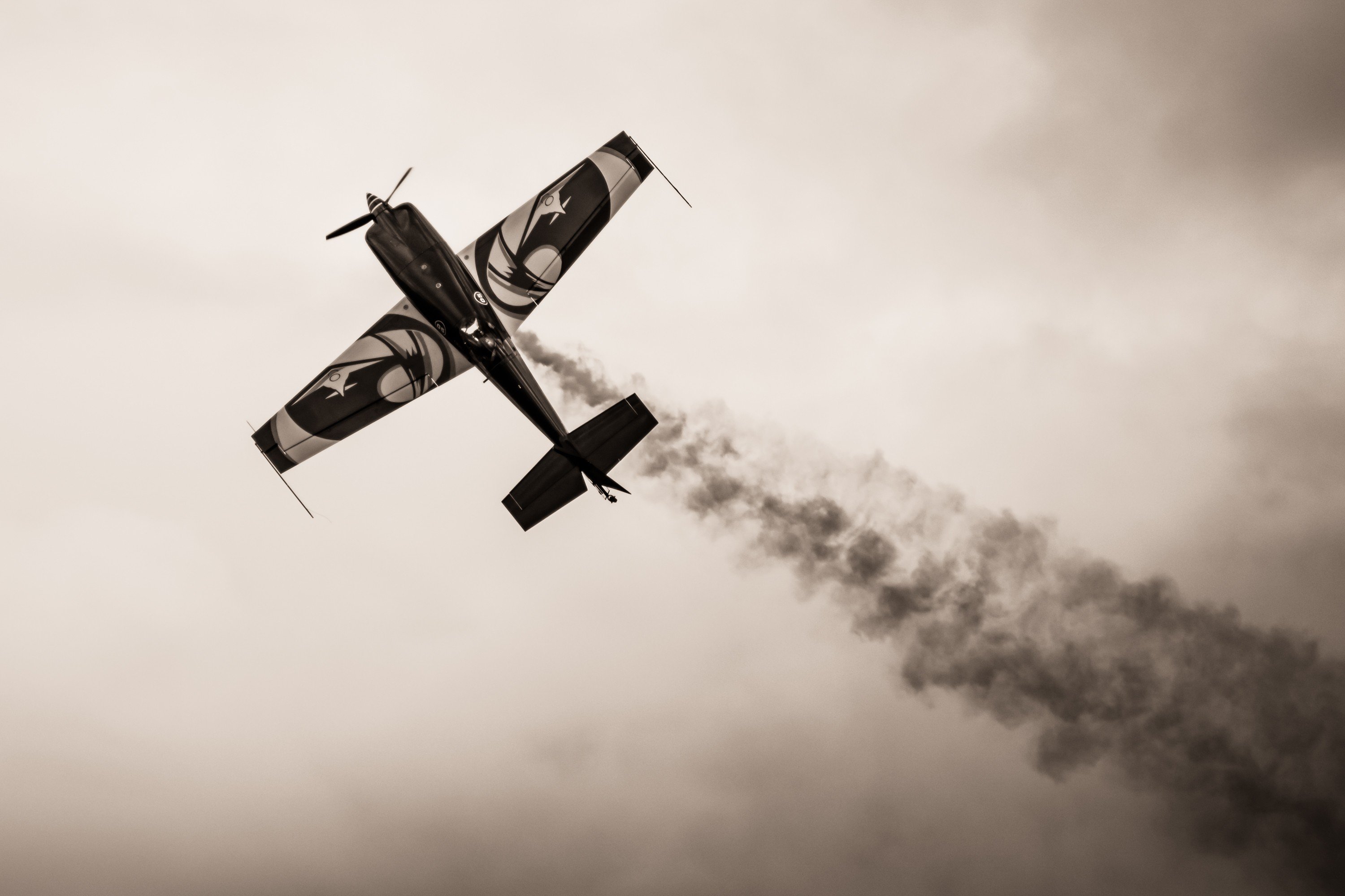 extra 330, Airshows, Monochrome Wallpaper