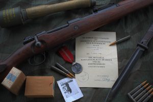 gun, Bolt action rifle, Mauser, Mauser Kar98k, World War II, Grenades, Knife