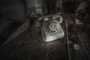 ruin, Telephone