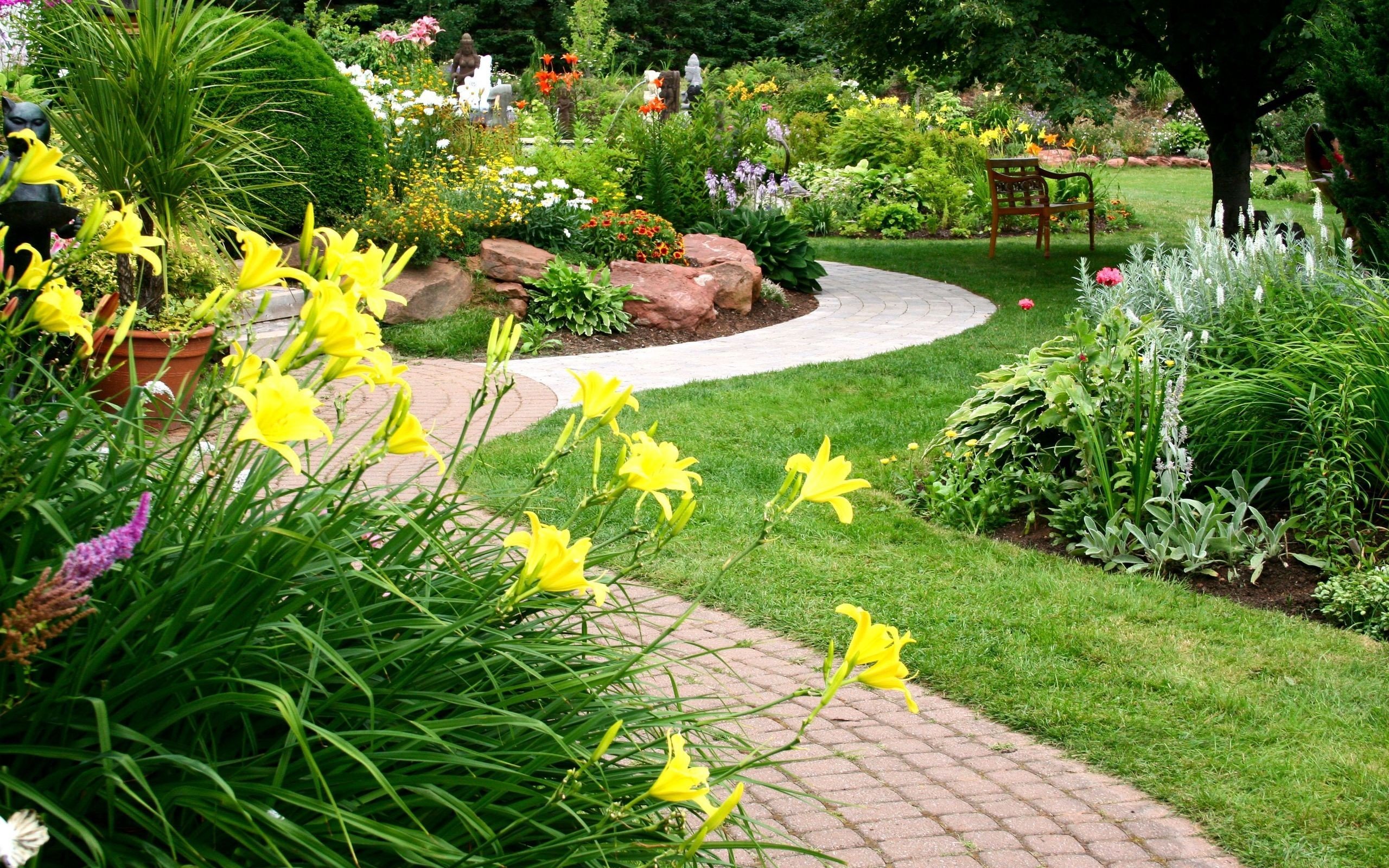 garden Wallpaper