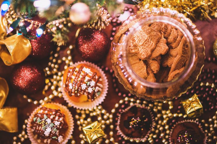 Christmas ornaments, Cookies, Muffins HD Wallpaper Desktop Background