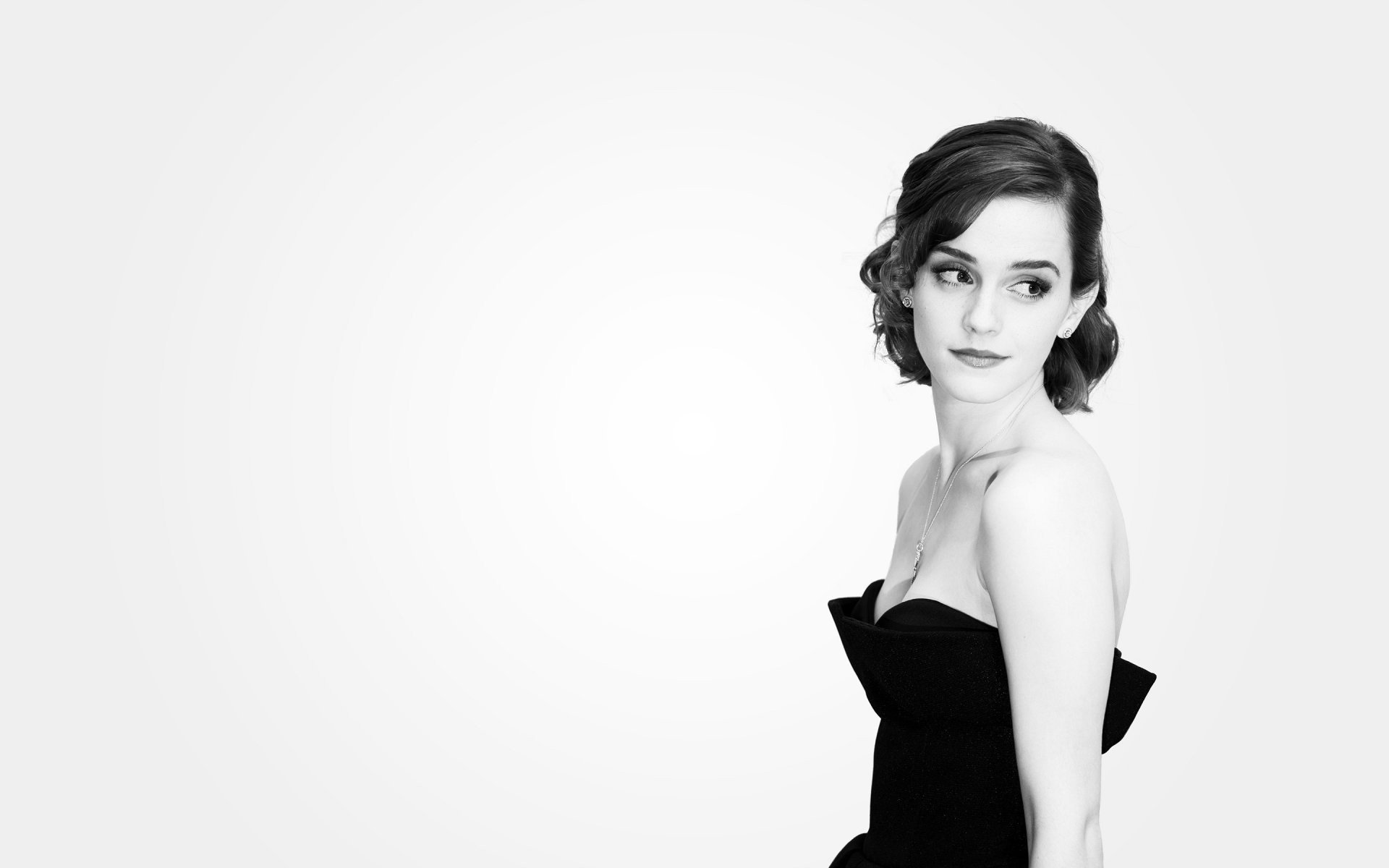 Emma Watson Cleavage Wallpapers Hd Desktop And Mobile Backgrounds