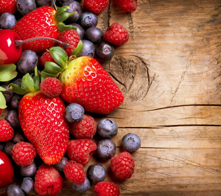 strawberries, Grapes, Black Grapes, Wooden surface HD Wallpaper Desktop Background