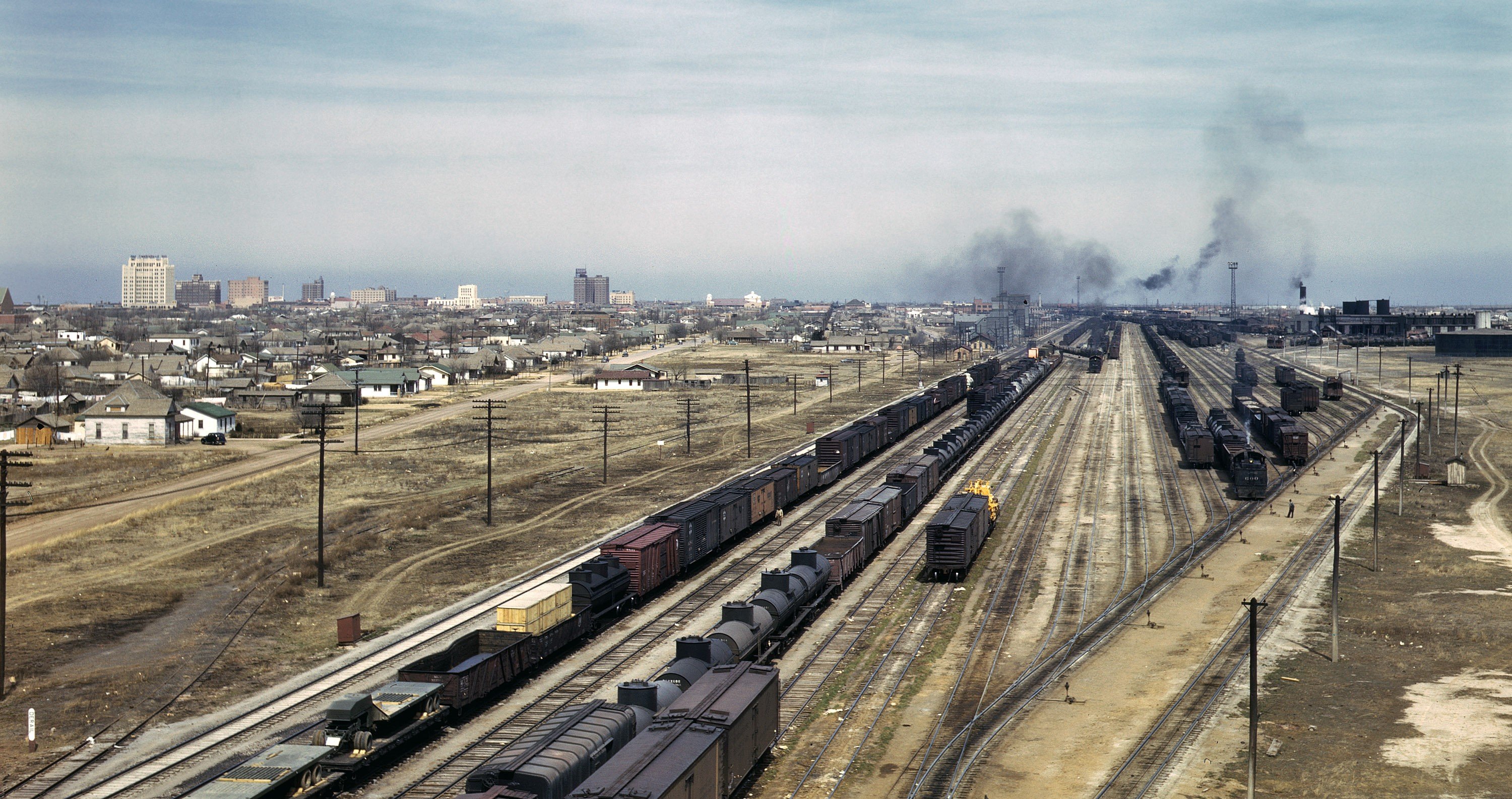 train, Rail yard Wallpaper