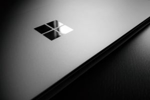 Microsoft, Microsoft Windows, Windows 10, Wooden surface, Logo, Laptop