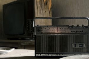 abandoned, Old, Television sets, Radio, Table, Plates, Dust, Vintage