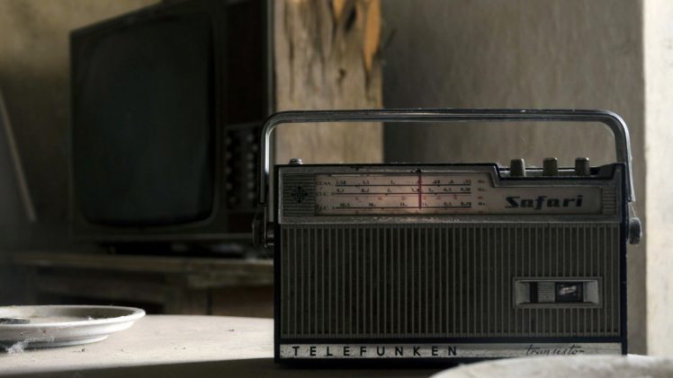 abandoned, Old, Television sets, Radio, Table, Plates, Dust, Vintage HD Wallpaper Desktop Background