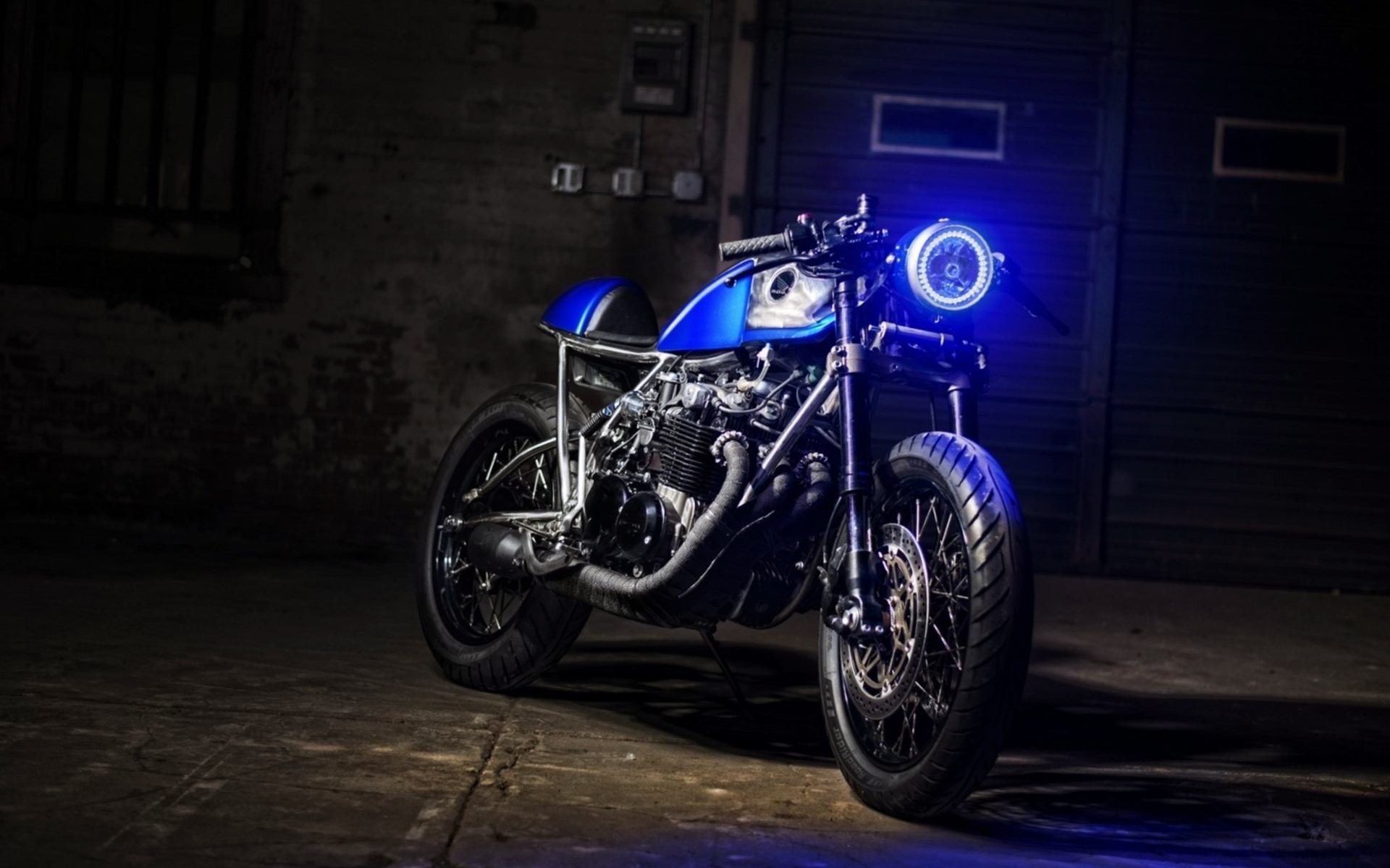 Heavy bike, Blue, LED headlight, Digital lighting, Photography Wallpaper