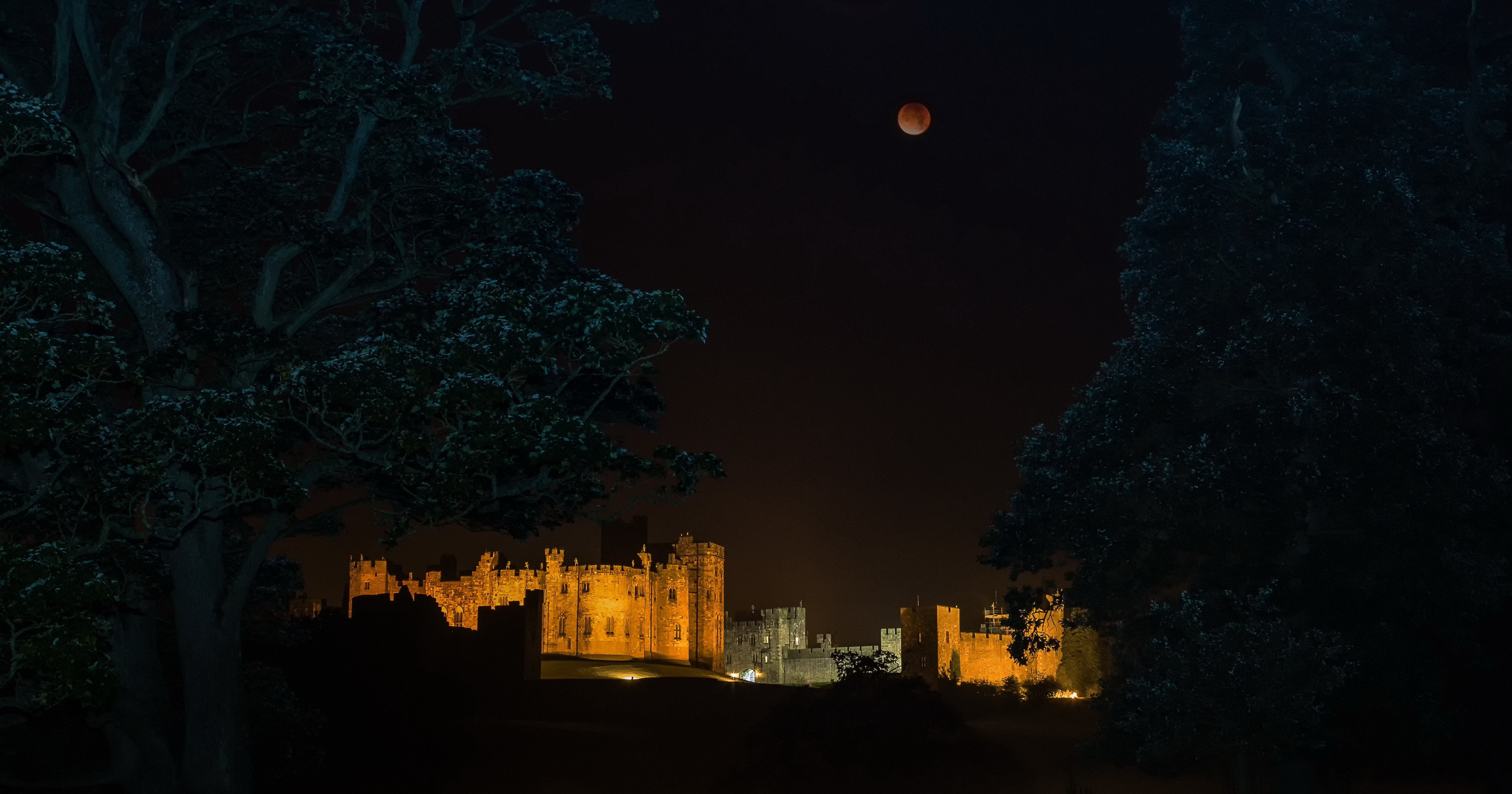 castle, Red moon Wallpaper