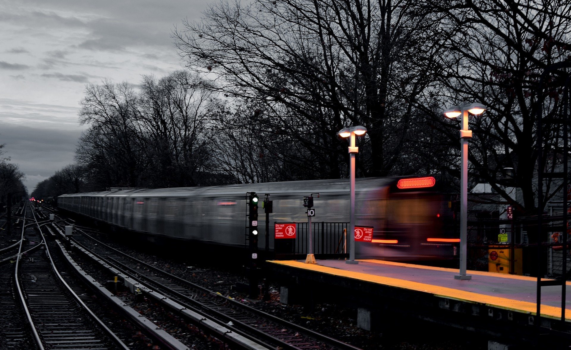 train, Speed blur, Light trails, Selective coloring Wallpaper